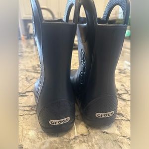 Crocs rain boots - navy blue - child size 12